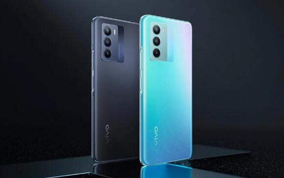 Vivo 新發的 T1 差不多就是換殼的 iQOO Z5